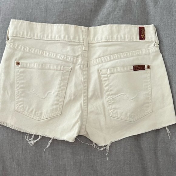 7 For All Mankind - woman’s jean cut-off shorts- Used in good condition, size 26 - Picture 2 of 9